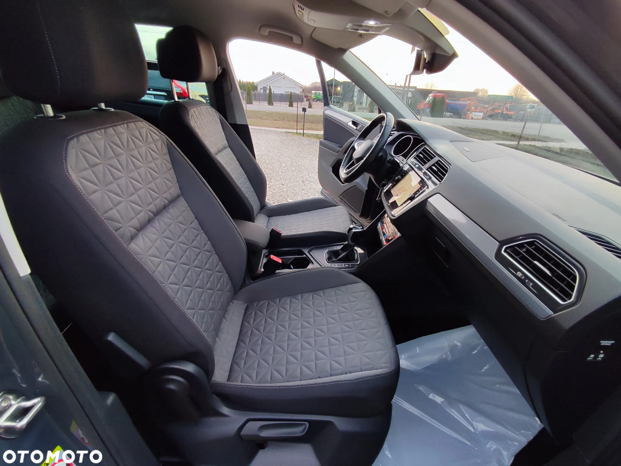 Volkswagen Tiguan - 21