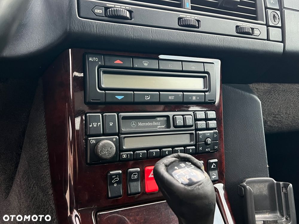 Mercedes-Benz SL 280 - 18