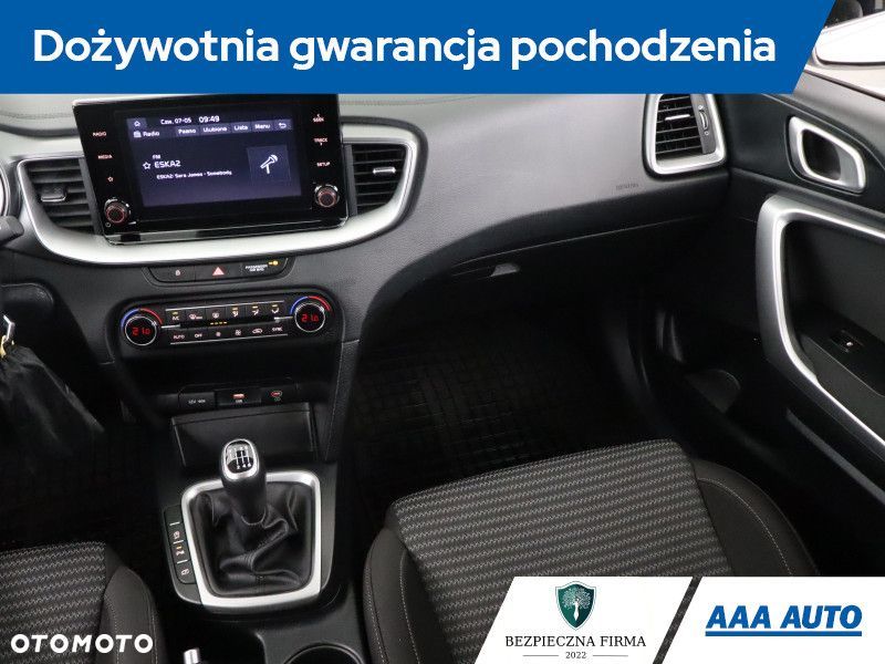 Kia Ceed - 10
