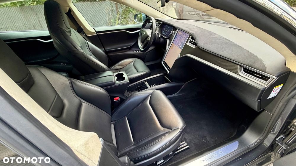 Tesla Model S - 15