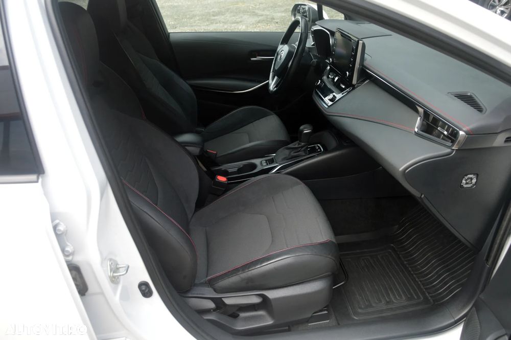 Toyota Corolla 1.8 HSD Exclusive GR Sport - 30