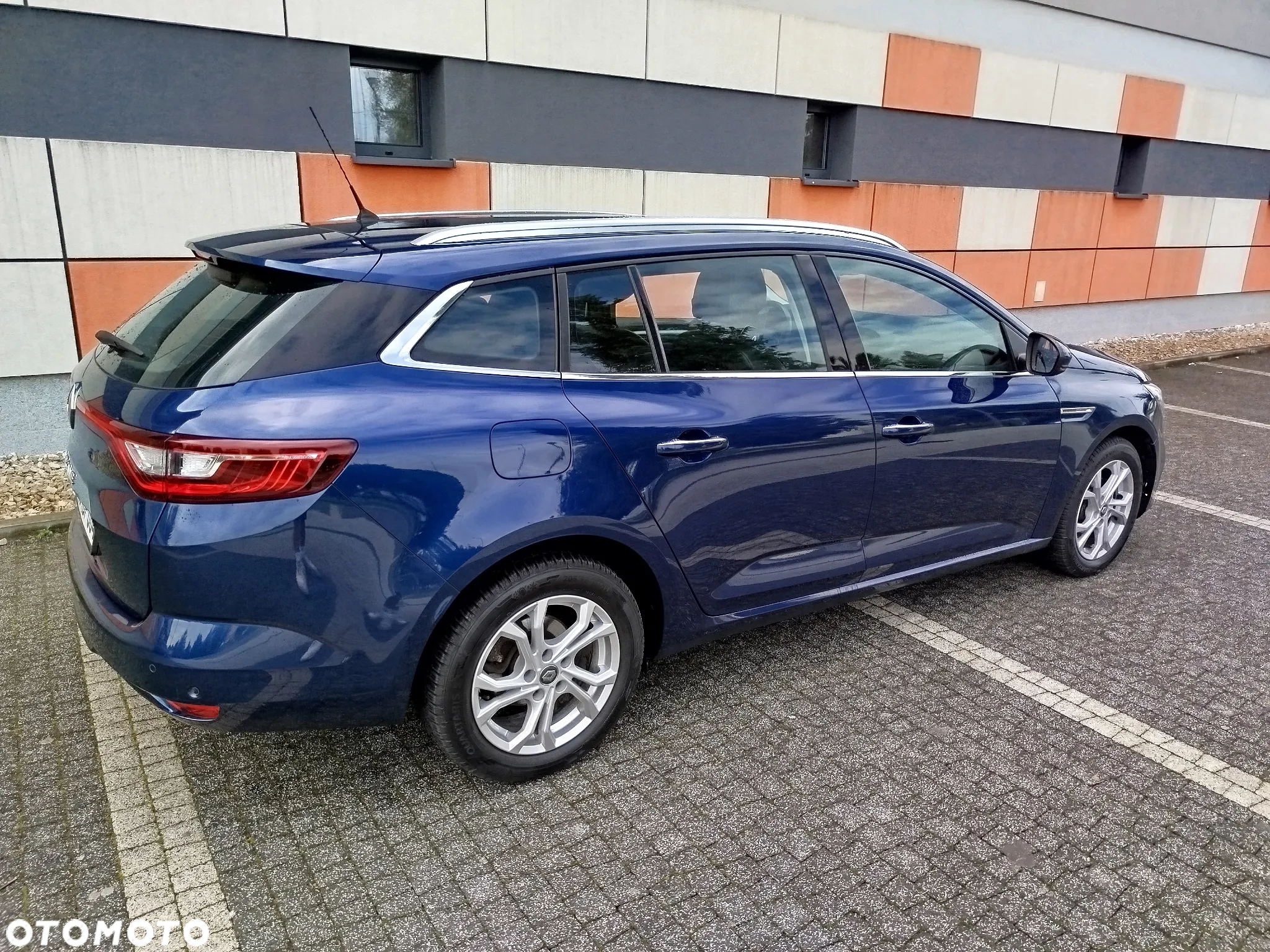 Renault Megane ENERGY TCe 130 BOSE EDITION - 4