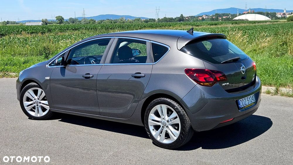 Opel Astra 1.7 CDTI DPF Cosmo - 4