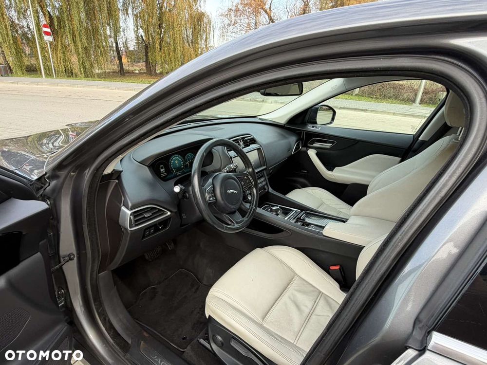 Jaguar F-Pace 2.0 i4D AWD Prestige - 13