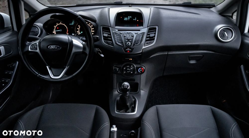 Ford Fiesta 1.25 Celebration - 26