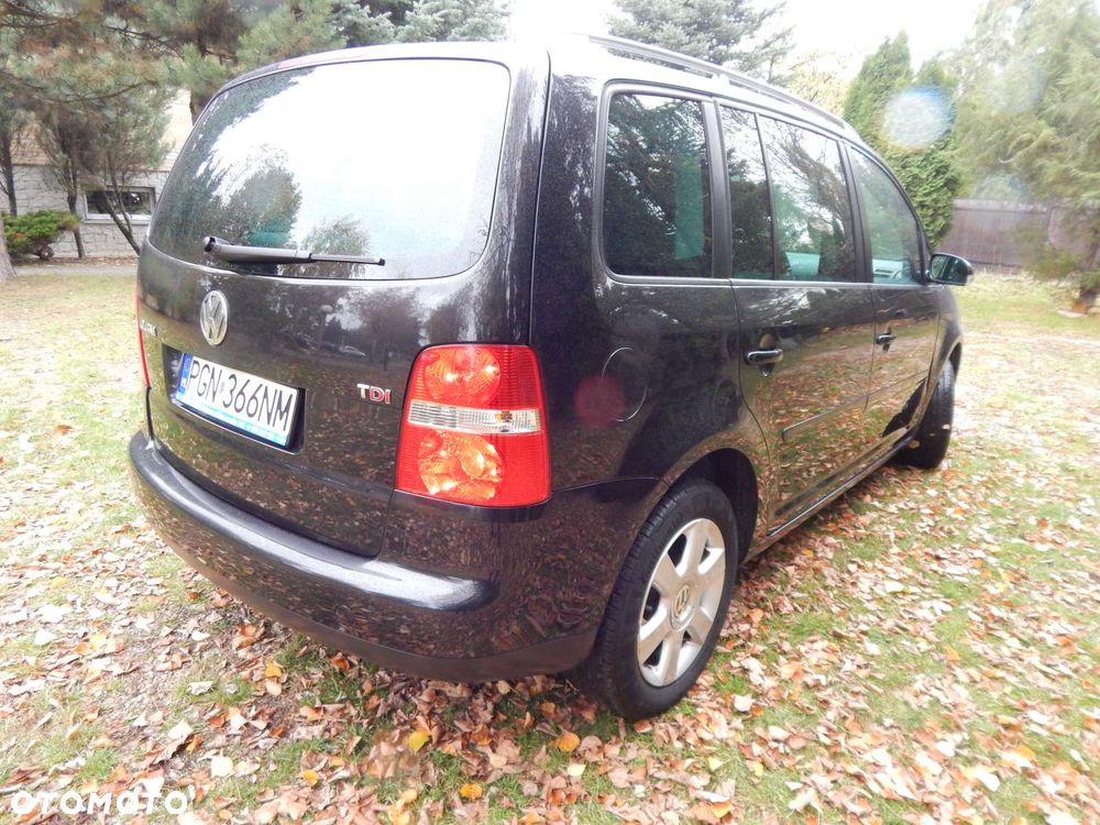 Volkswagen Touran 2.0 TDI Highline - 8