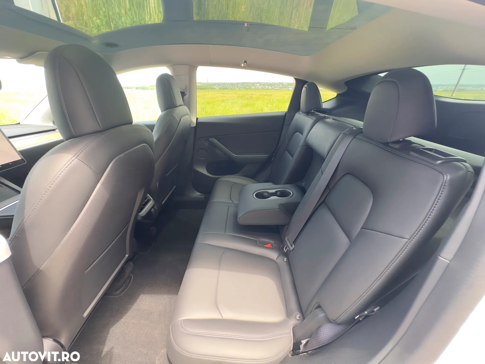 Tesla Model Y Long Range Dual Motor AWD - 15