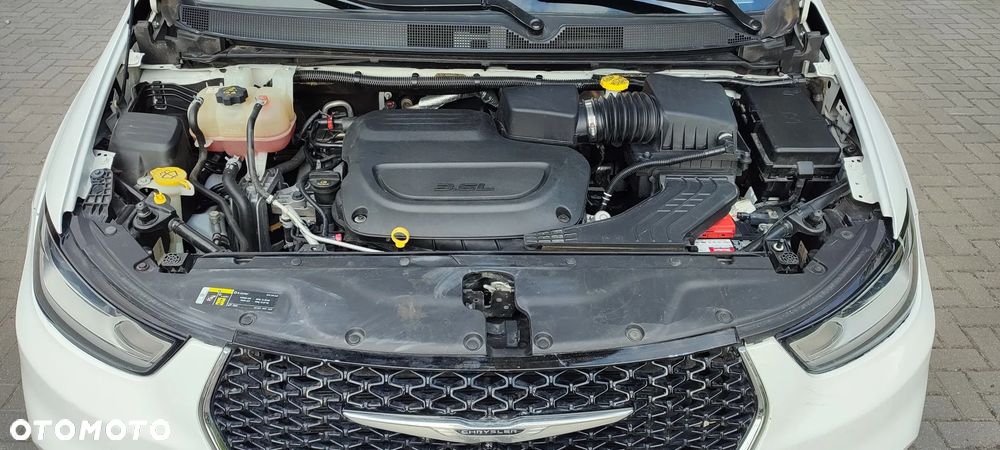 Chrysler Pacifica - 11
