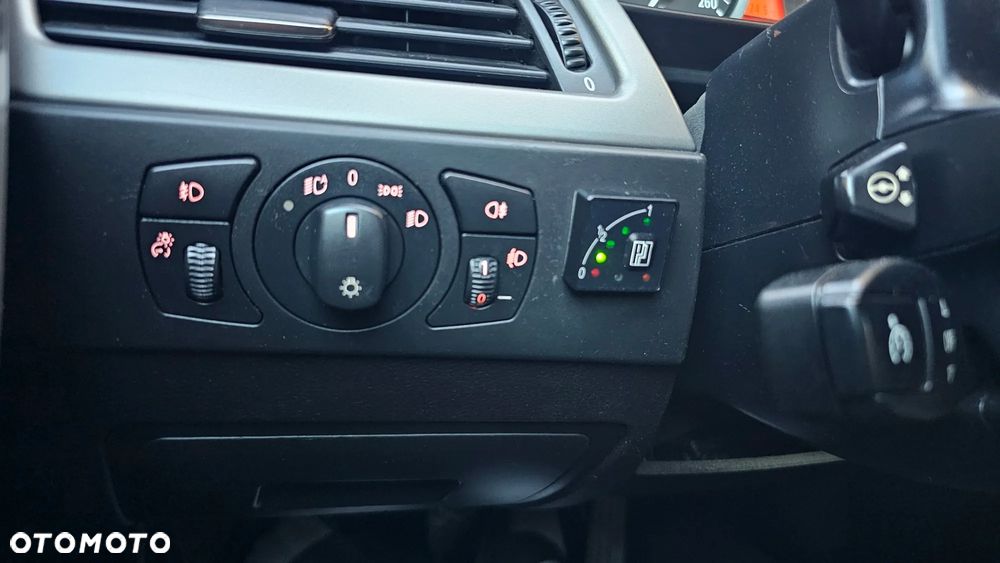 BMW Seria 5 530i - 38