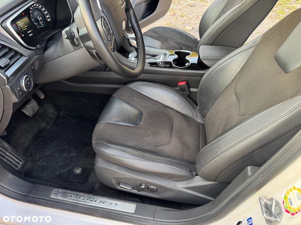 Ford Mondeo 2.0 EcoBoost Titanium - 12