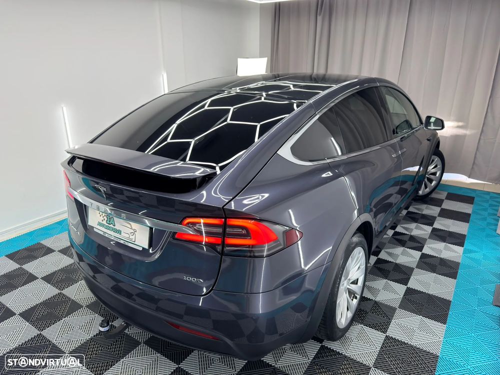 Tesla Model X 100D - 9