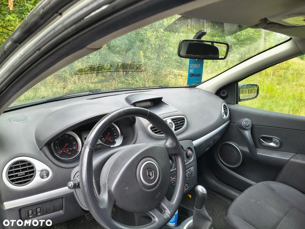 Renault Clio - 10