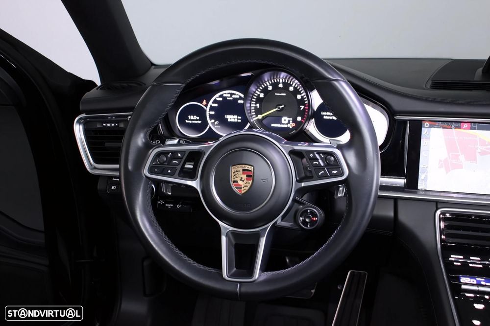 Porsche Panamera 4 E-Hybrid - 11