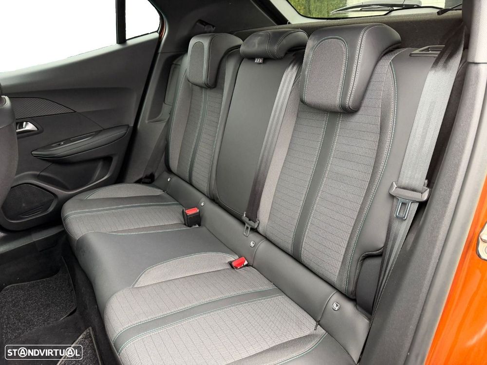 Peugeot e-2008 50 kWh Allure - 6