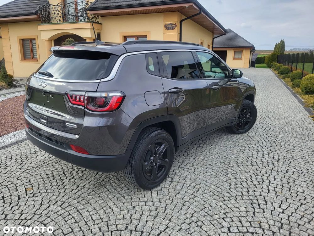 Jeep Compass - 36