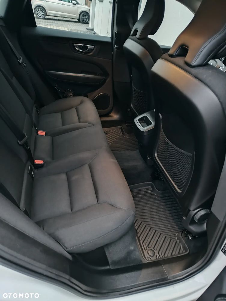 Volvo XC 60 T4 Momentum - 18