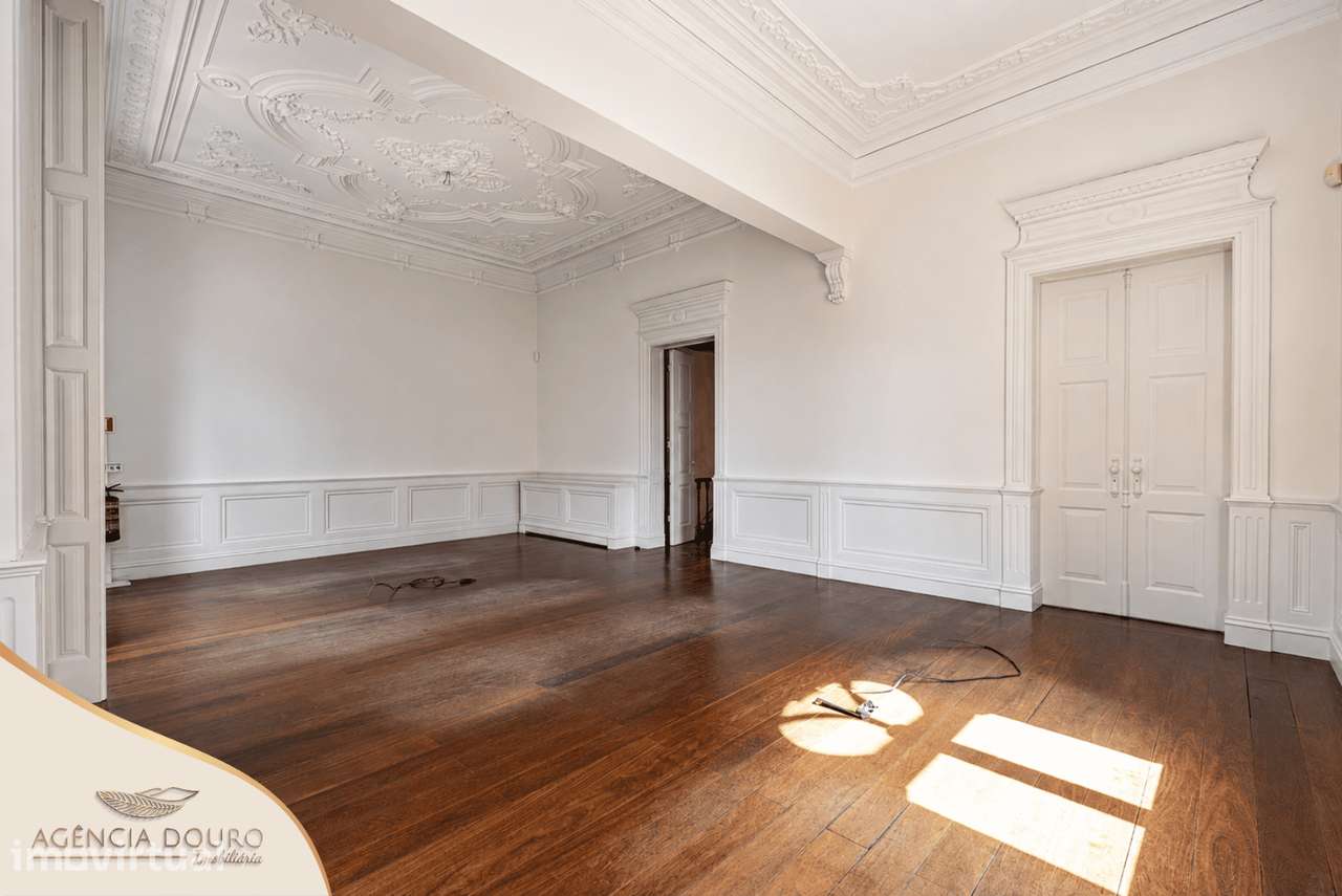 Palacete à venda na Rua de Álvares Cabral – Porto - Grande imagem: 4/25