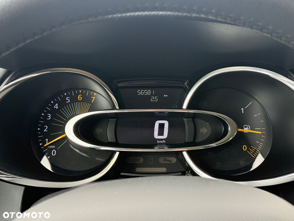 Renault Clio 1.2 16V 75 Experience - 24