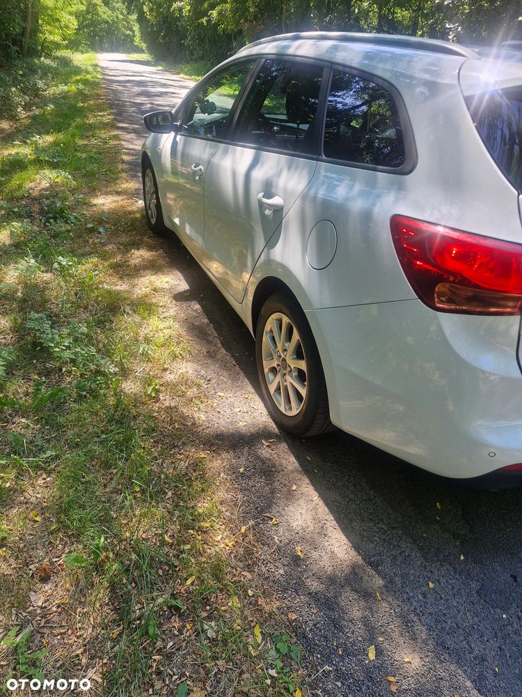 Kia Ceed - 10