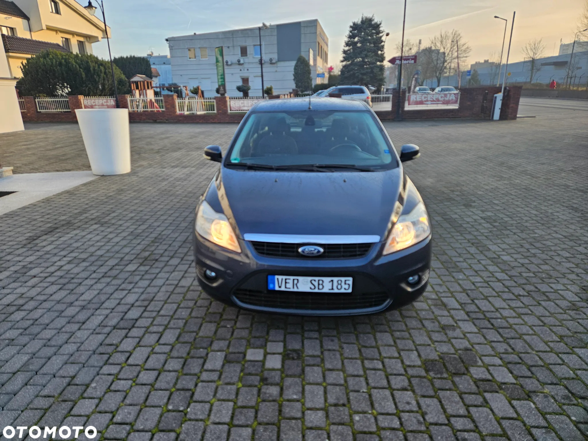 Ford Focus 1.6 Ghia - 2