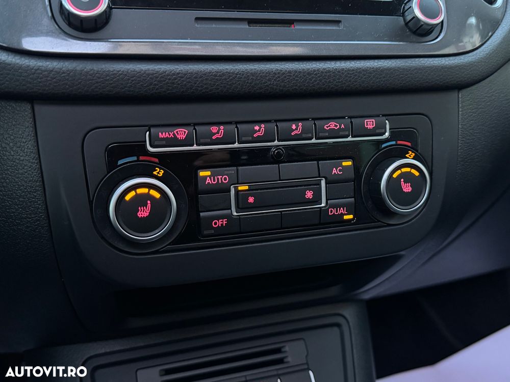 Volkswagen Tiguan 2.0 TDI DPF 4Motion BlueMotion Technology DSG Sport & Style - 12