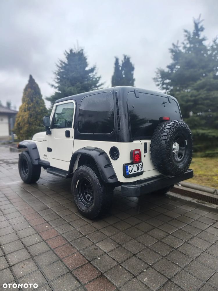 Jeep Wrangler - 4