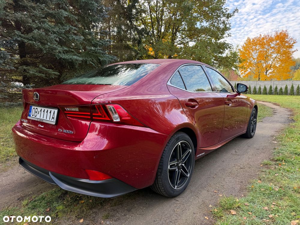 Lexus Is 2016 photo 5