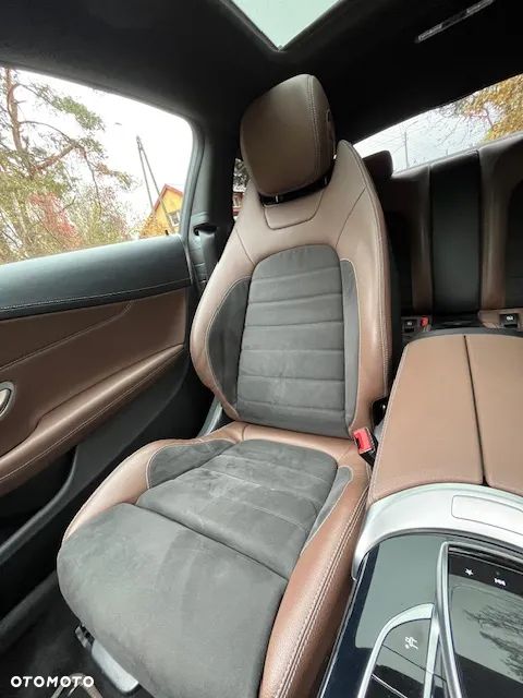 Mercedes-Benz Klasa C 300 9G-TRONIC - 16