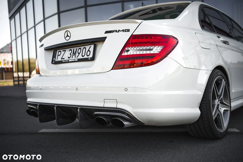 Mercedes-Benz Klasa C 63 AMG - 5