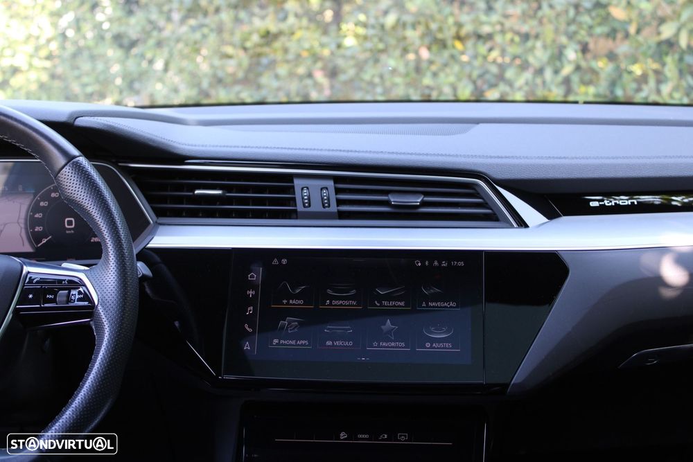 Audi Q8 e-Tron 50 quattro S line - 38
