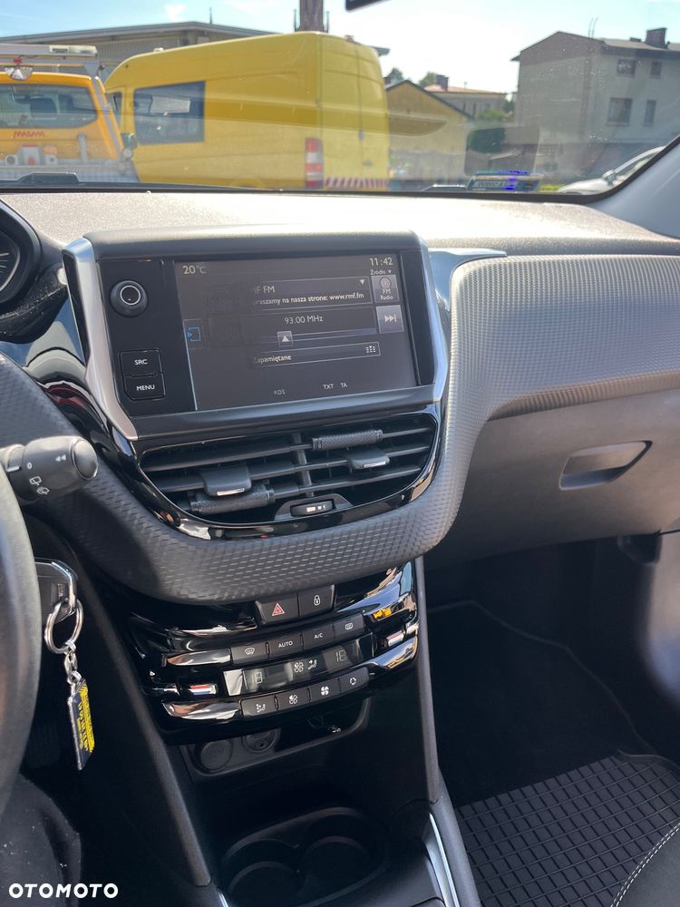 Peugeot 208 1.2 PureTech Allure - 25