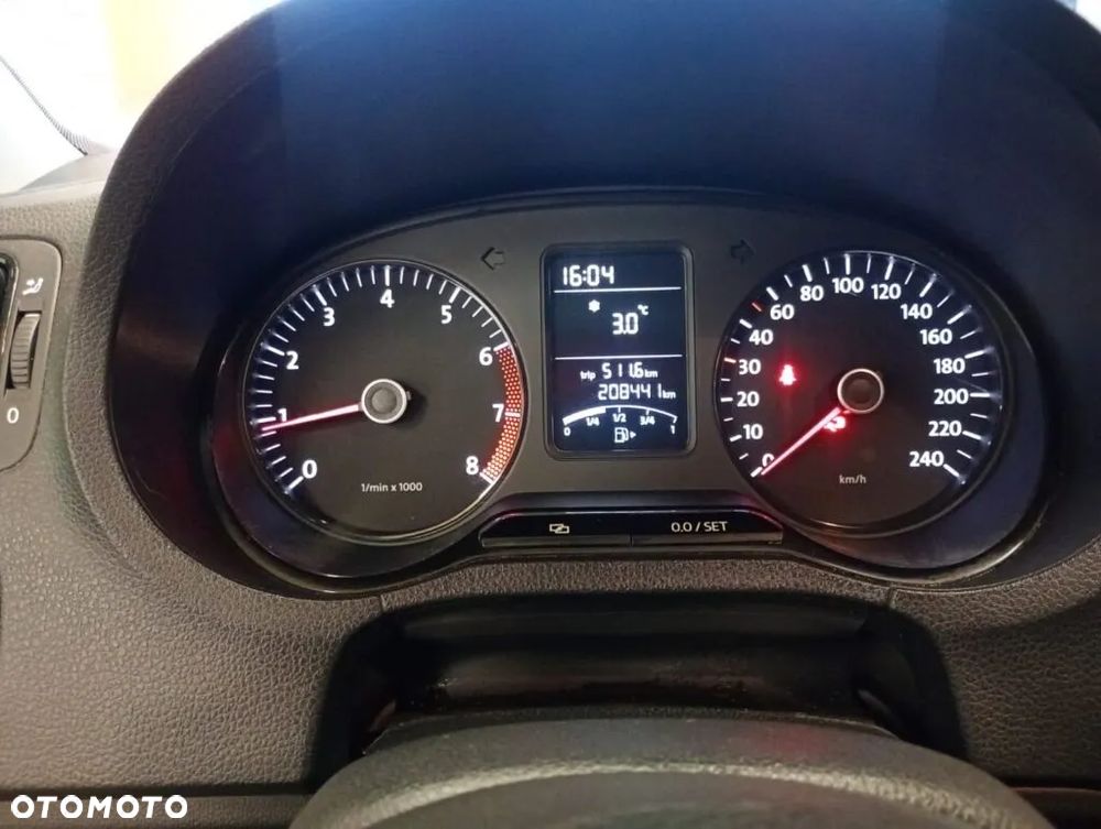 Volkswagen Polo 1.4 MATCH - 5