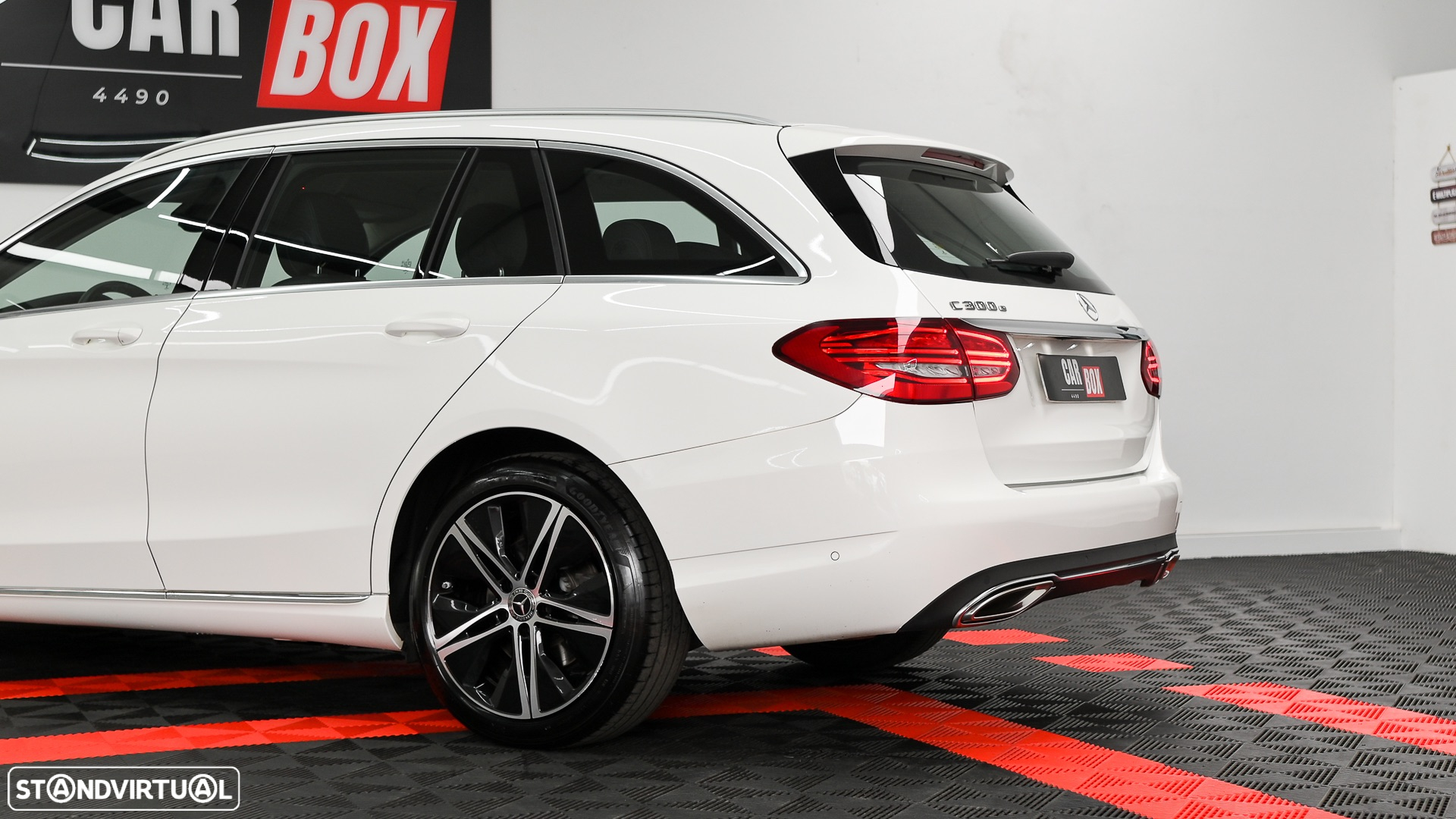 Mercedes-Benz C 300 e Avantgarde - 21