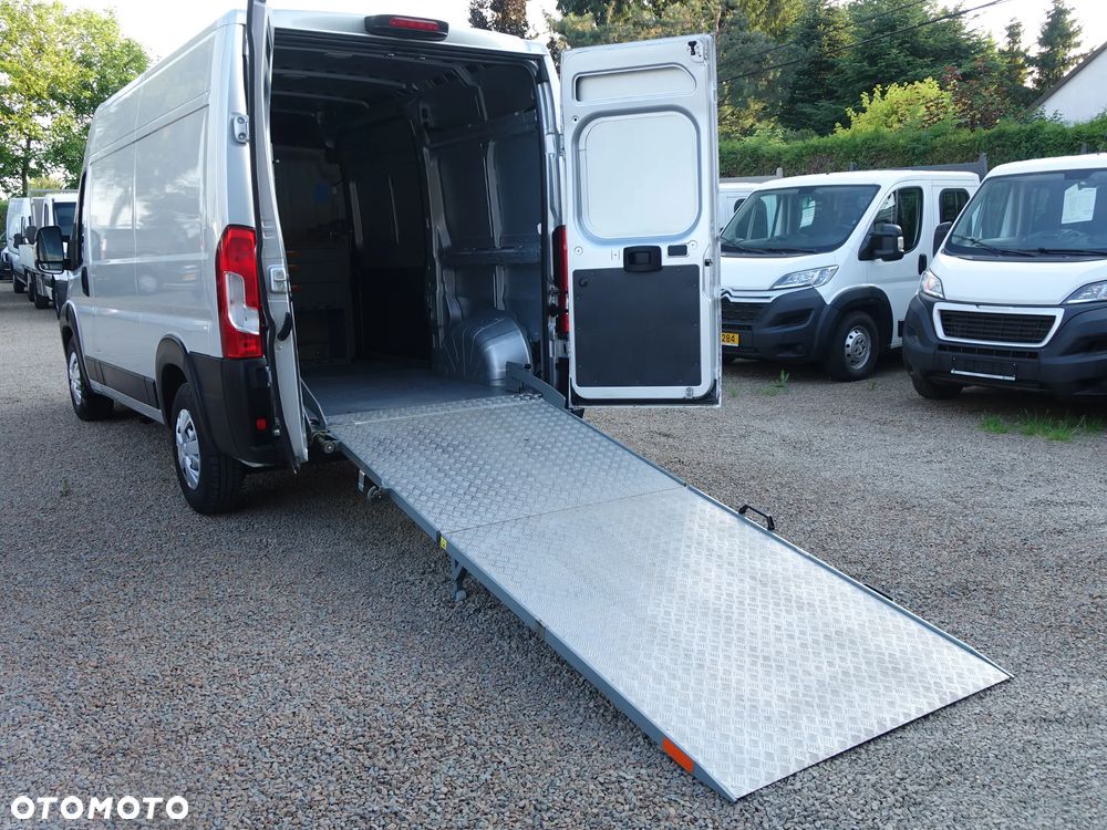 Peugeot Boxer 3-osobowy L2H2 RAMPA ZAŁADOWCZA | ZABUDOWA WARSZTATOWA - 17