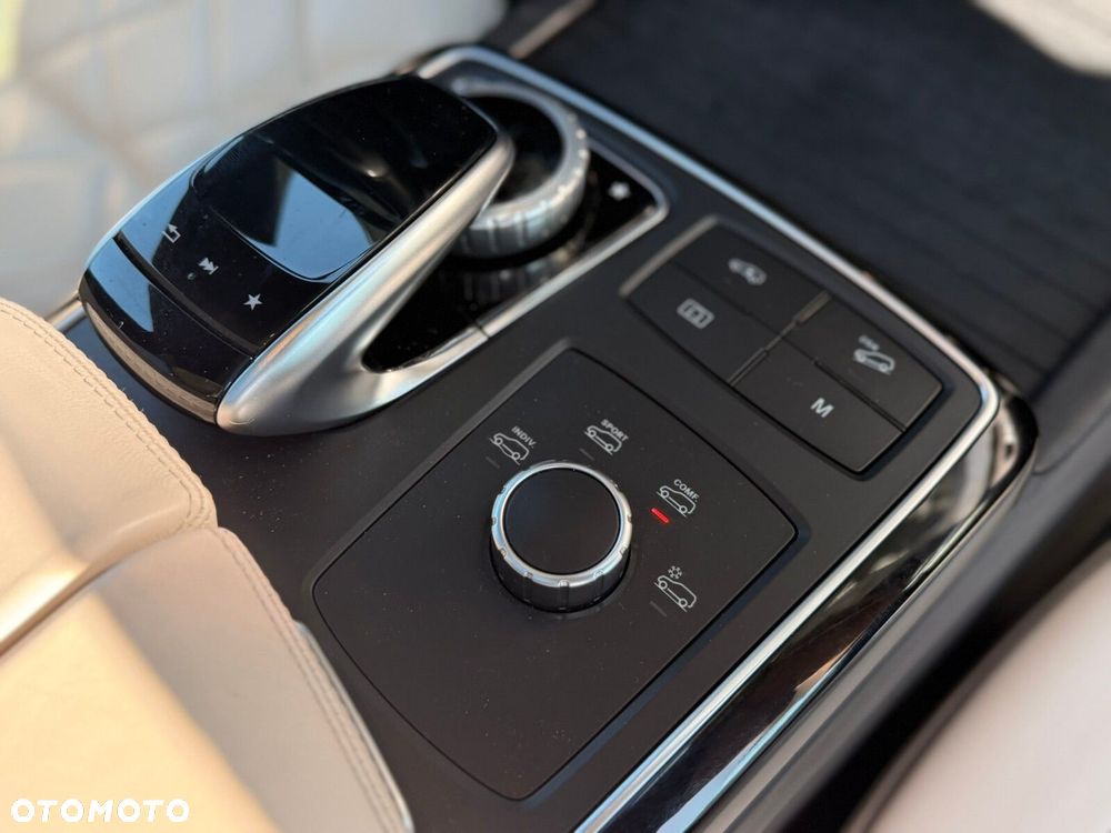 Mercedes-Benz GLE 350 d 4-Matic - 24