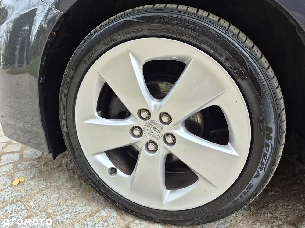 Toyota Prius (Hybrid) Executive - 15