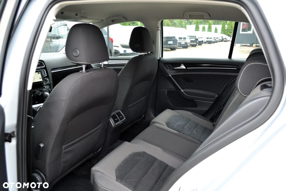 Volkswagen Golf 2.0 TDI BlueMotion Technology DSG Highline - 11