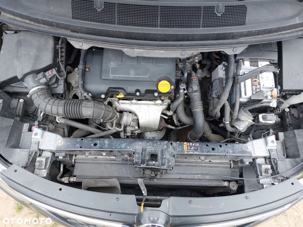 Opel Zafira - 17