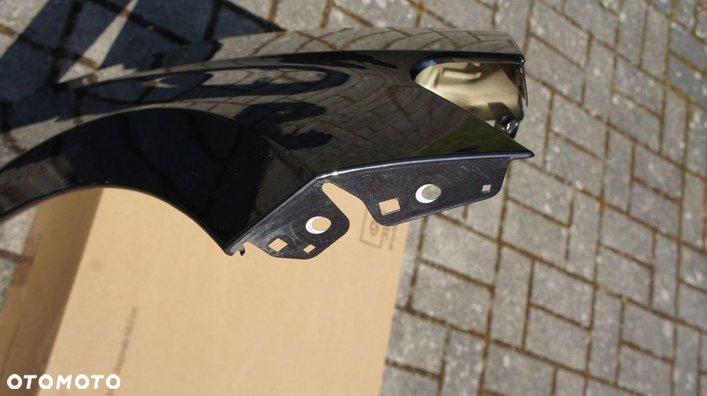 PRZEDNI PRAWY BŁOTNIK CUPRA BORN - 9