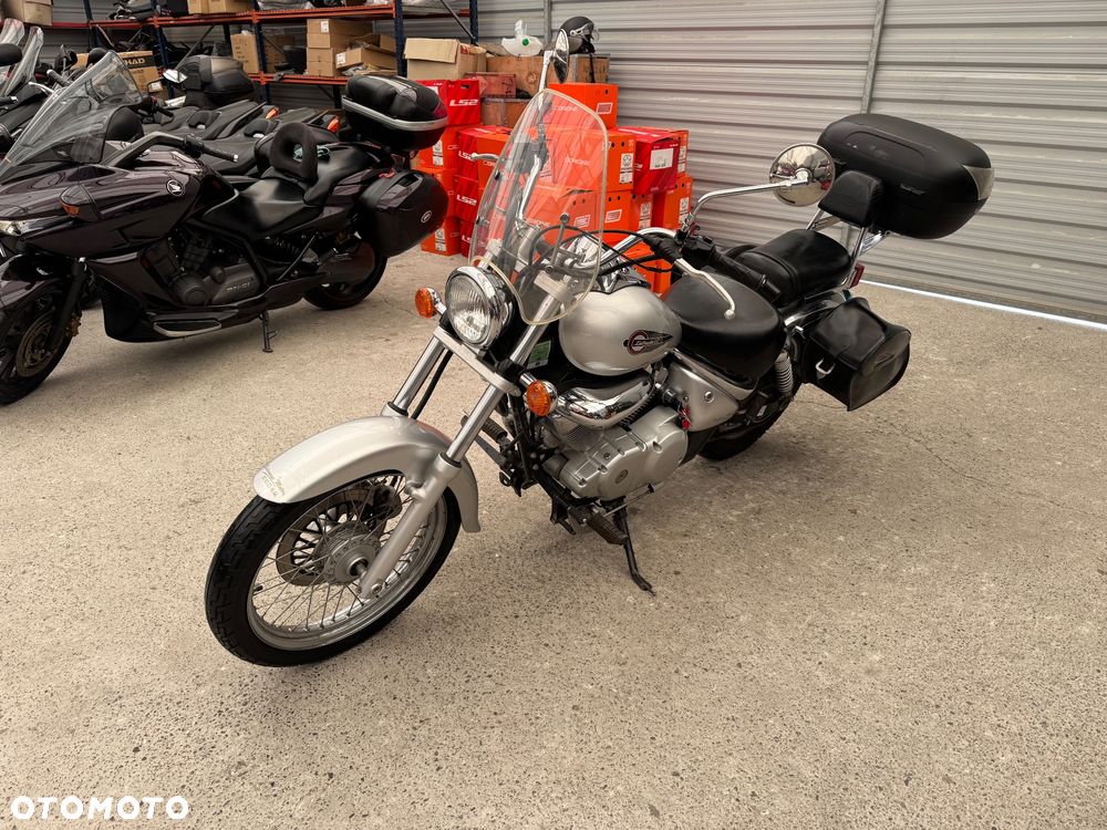 Suzuki Intruder - 3