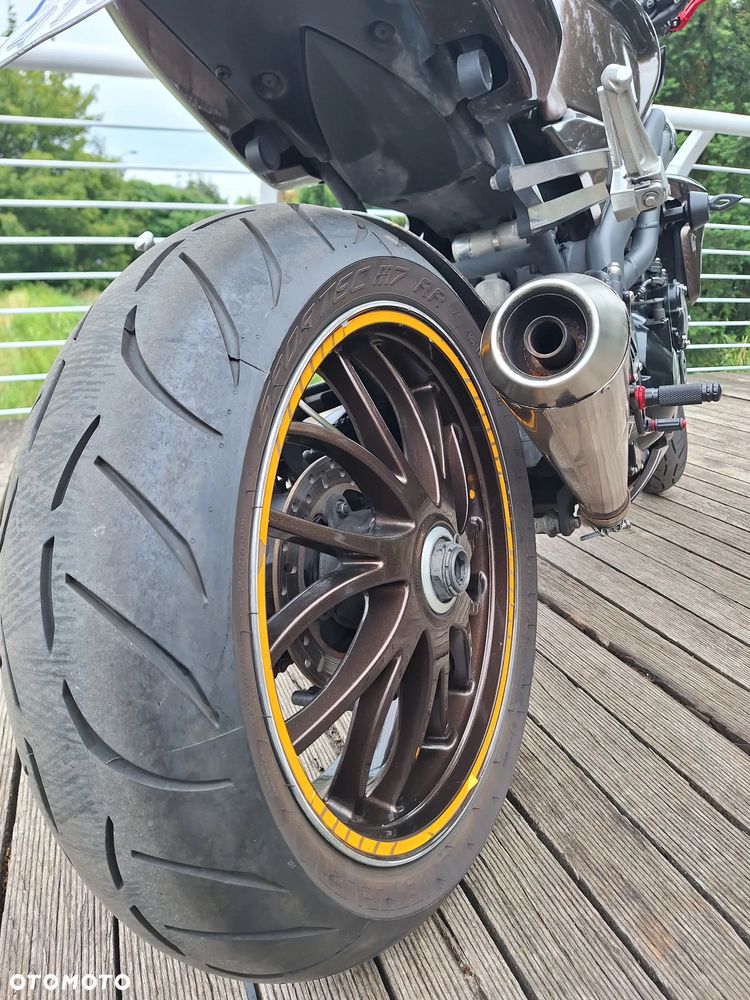 Triumph Speed Triple - 12