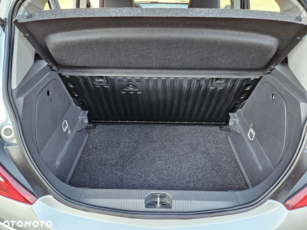 Opel Corsa 1.2 16V Essentia - 22