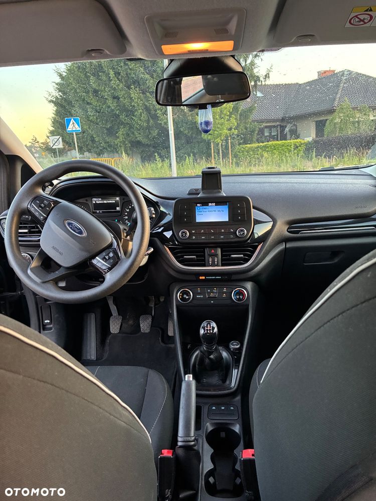 Ford Fiesta 1.1 Trend - 11