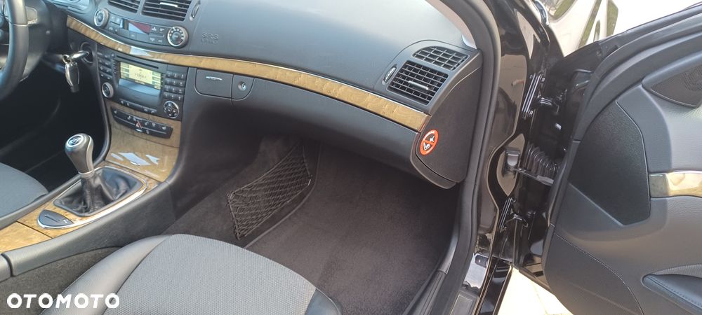 Mercedes-Benz Klasa E 200 Kompressor Avantgarde - 29