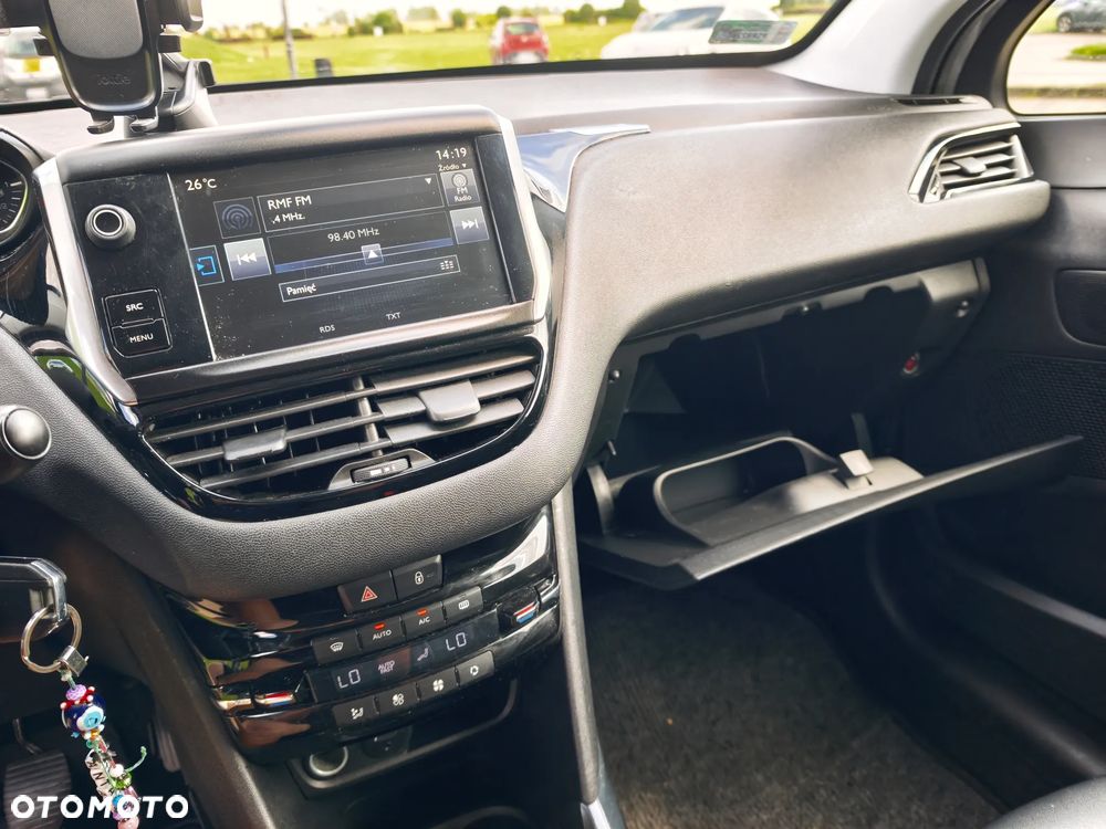 Peugeot 2008 1.2 Pure Tech Style EU6 - 19