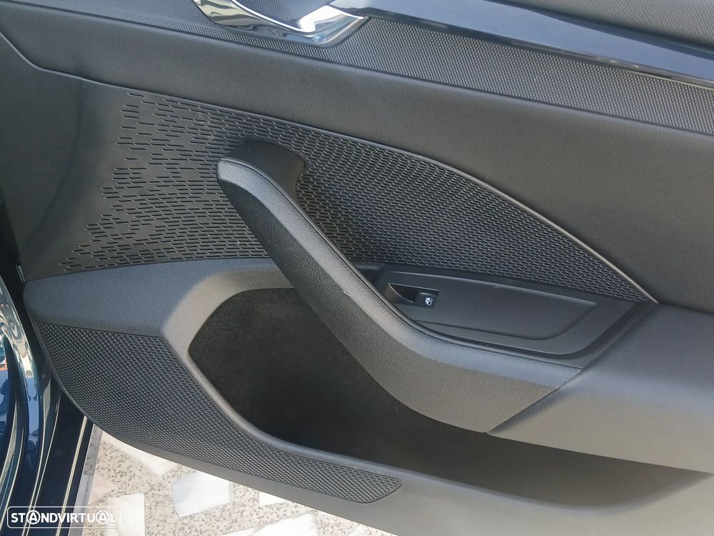 Skoda Octavia Break 2.0 TDI Ambition DSG - 24