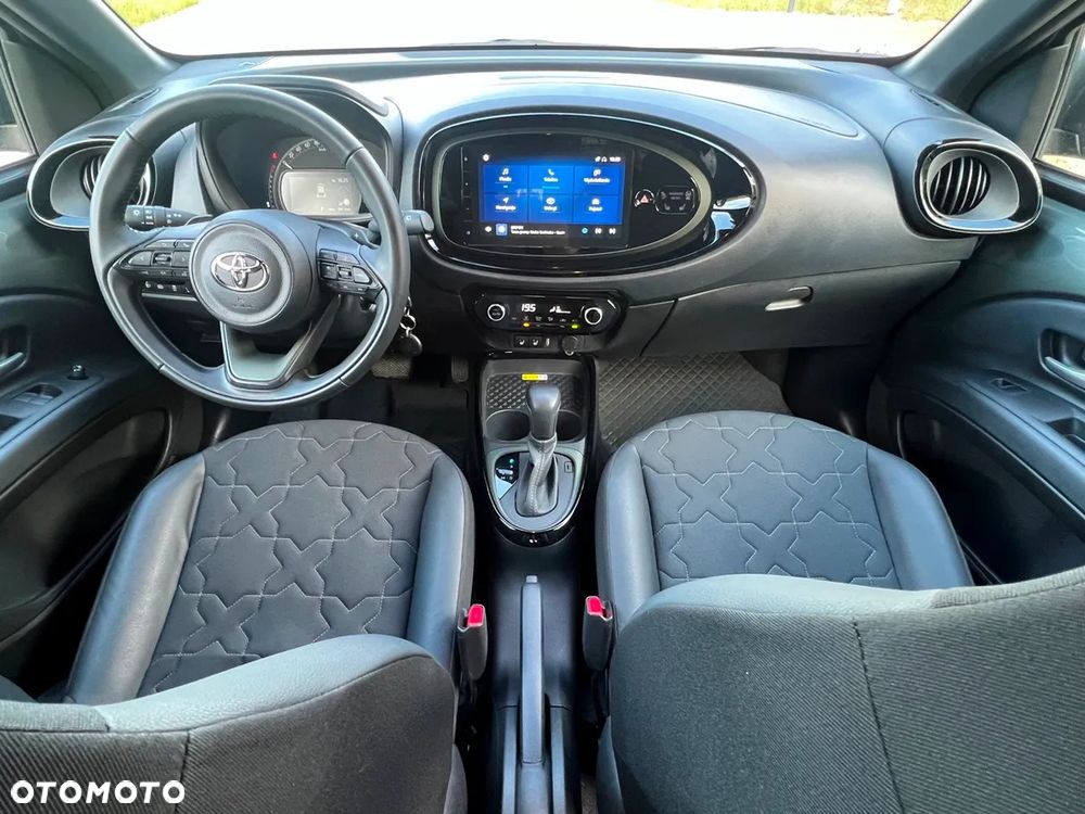 Toyota Aygo X 1.0 VVT-i Executive CVT - 14