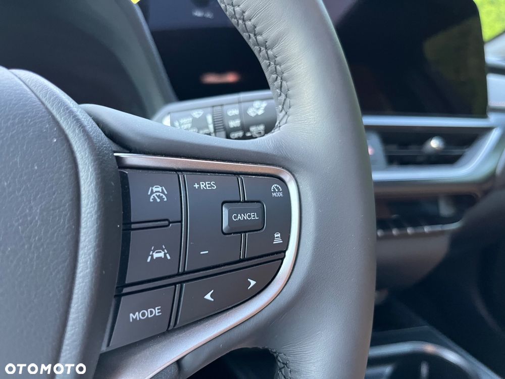 Lexus UX - 38