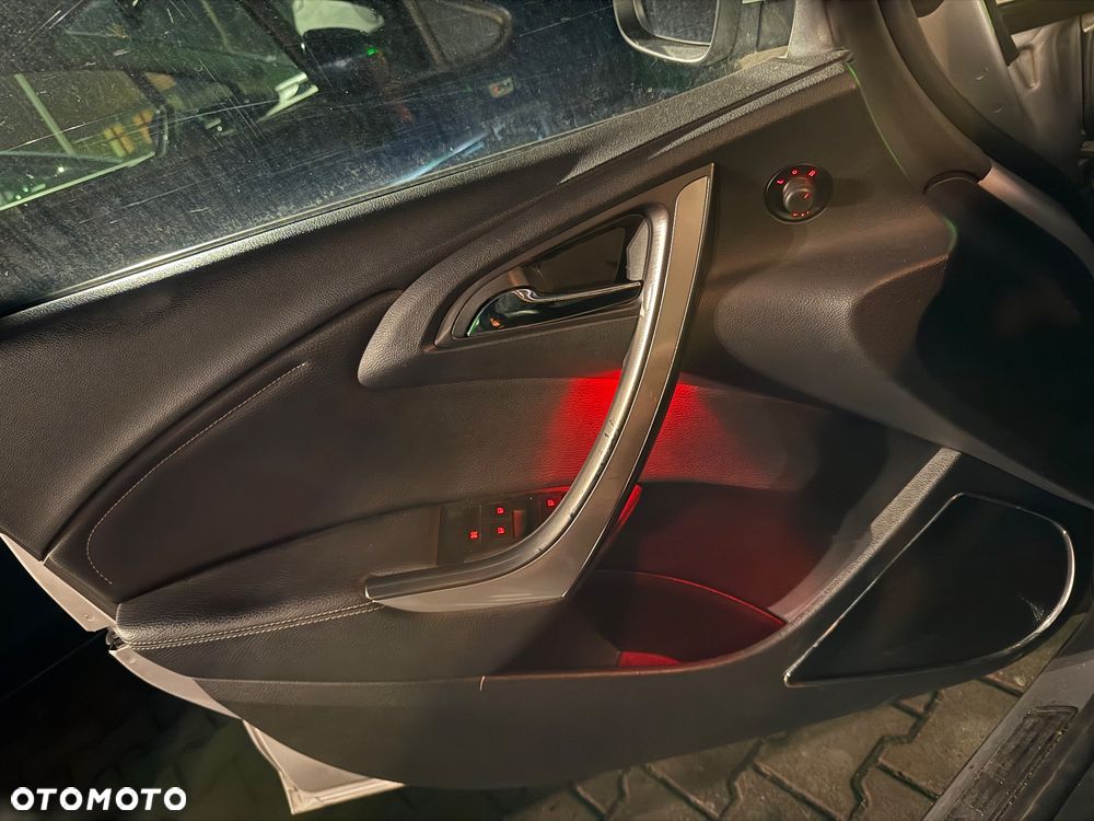 Opel Astra 1.7 CDTI Cosmo - 9