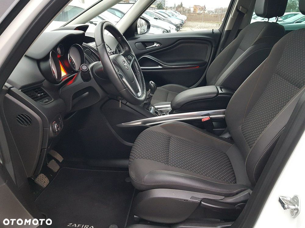 Opel Zafira 1.6 T SIDI Cosmo S&S - 9